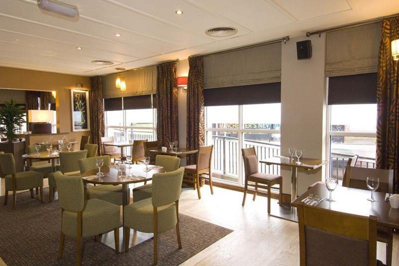 Premier Inn Manchester City Centre Екстер'єр фото