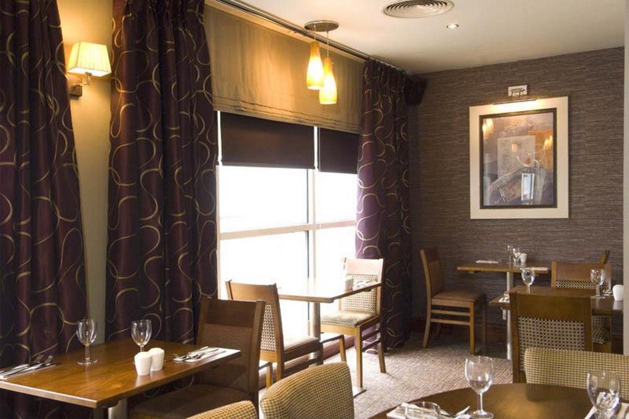 Premier Inn Manchester City Centre Екстер'єр фото